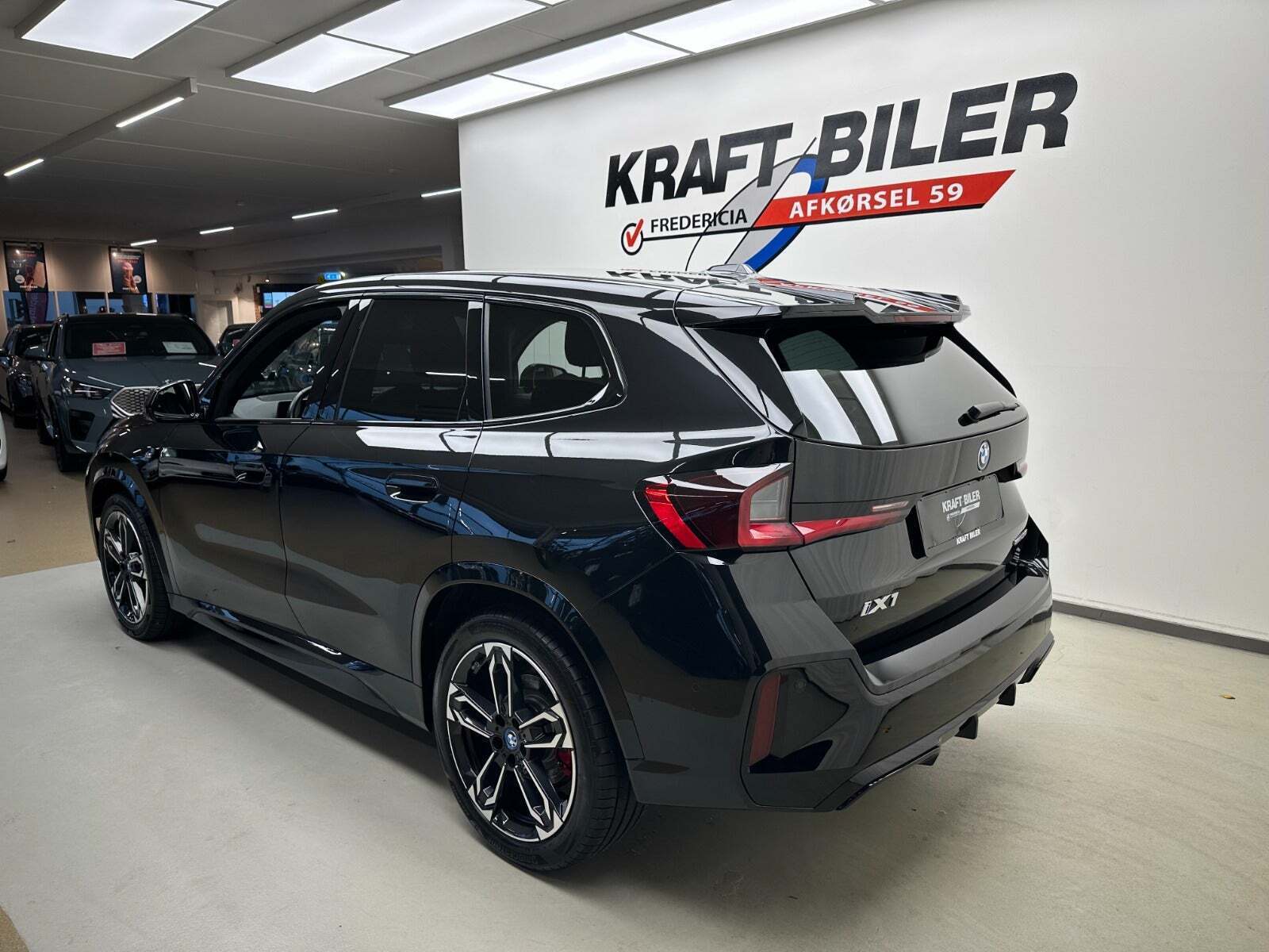 Sort BMW iX1 fra 2024