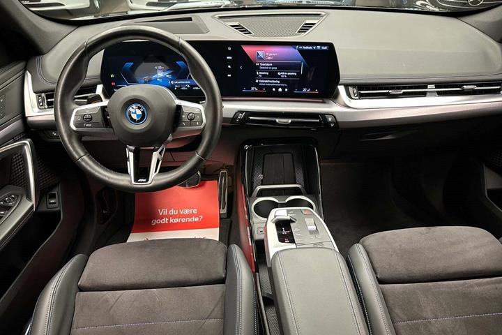 Sort BMW iX1 fra 2024
