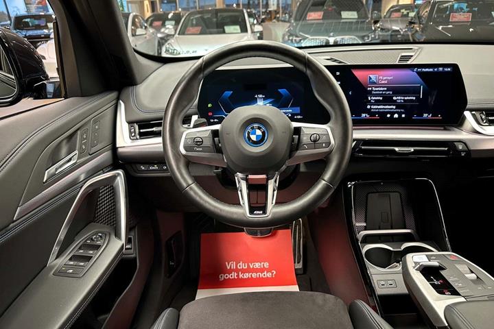 Sort BMW iX1 fra 2024