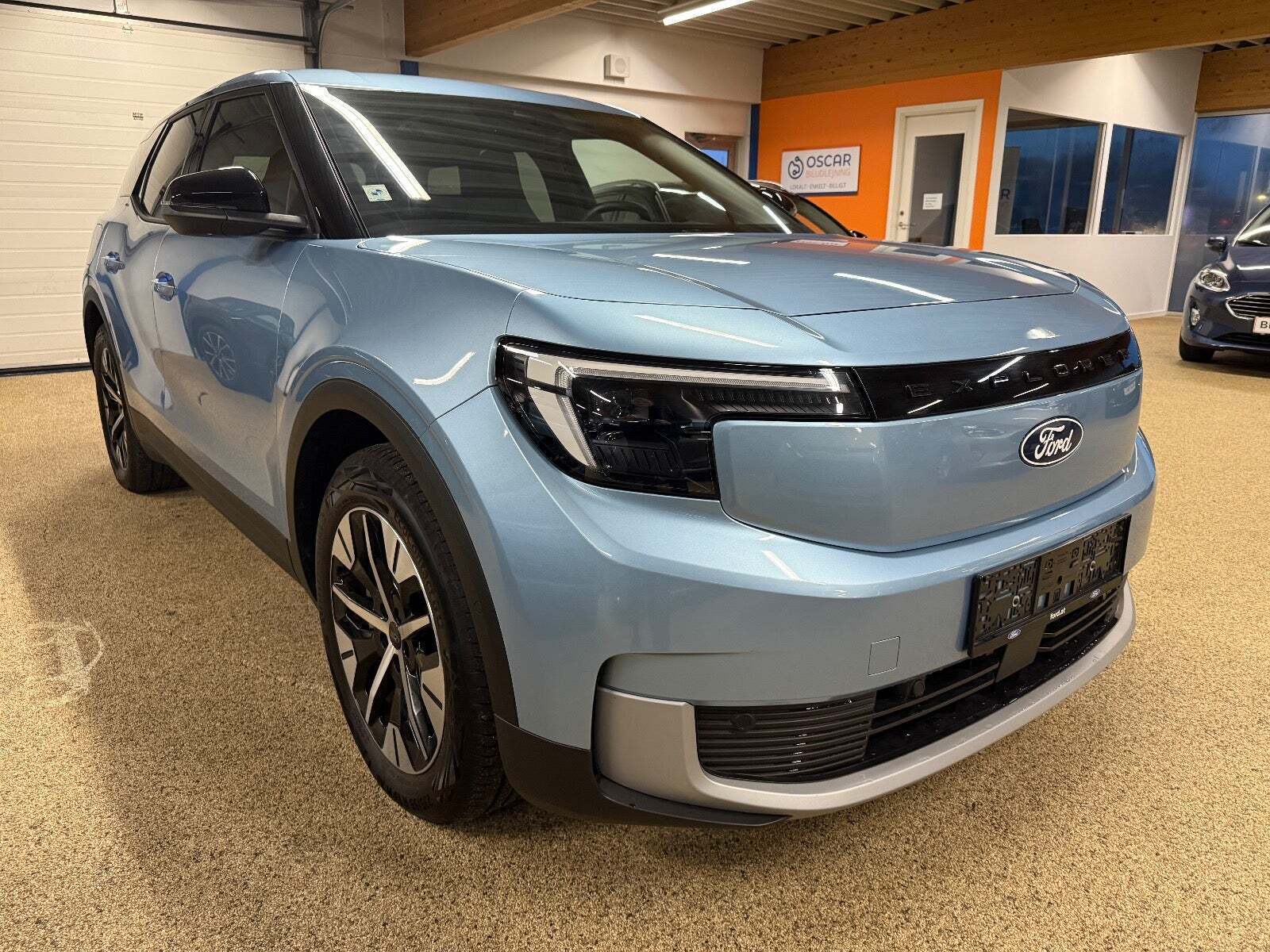 Ford Explorer 82 Select Extended Range