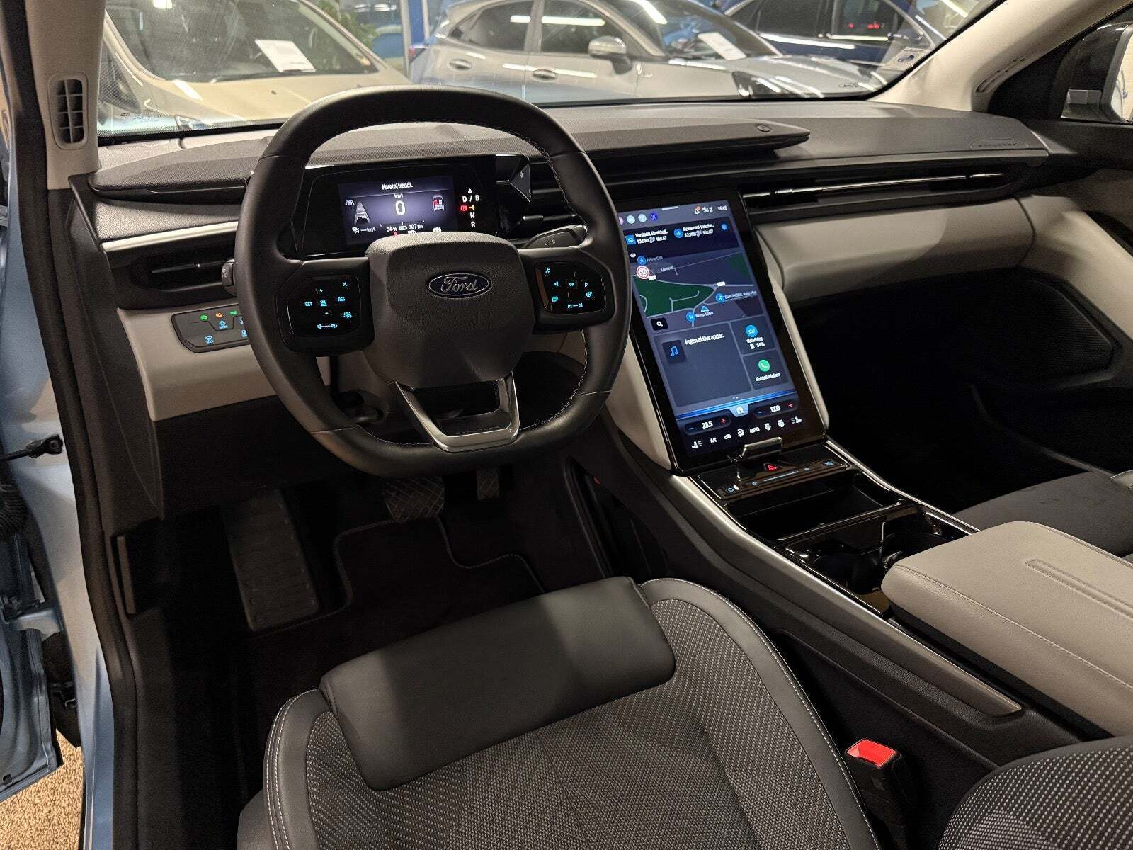 Ford Explorer 82 Select Extended Range