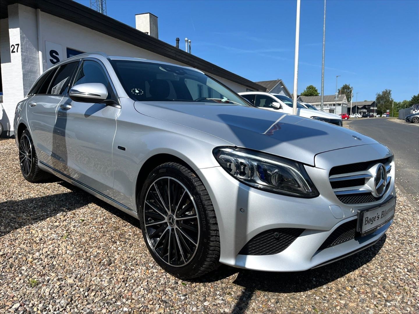 Sølv Mercedes C300 de fra 2020