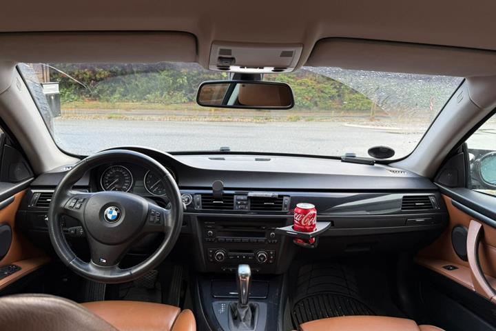 undefined BMW 325 fra 2008