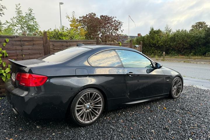 undefined BMW 325 fra 2008