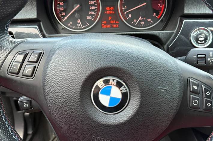 undefined BMW 325 fra 2008