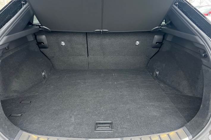 Sort Lexus RZ fra 2024