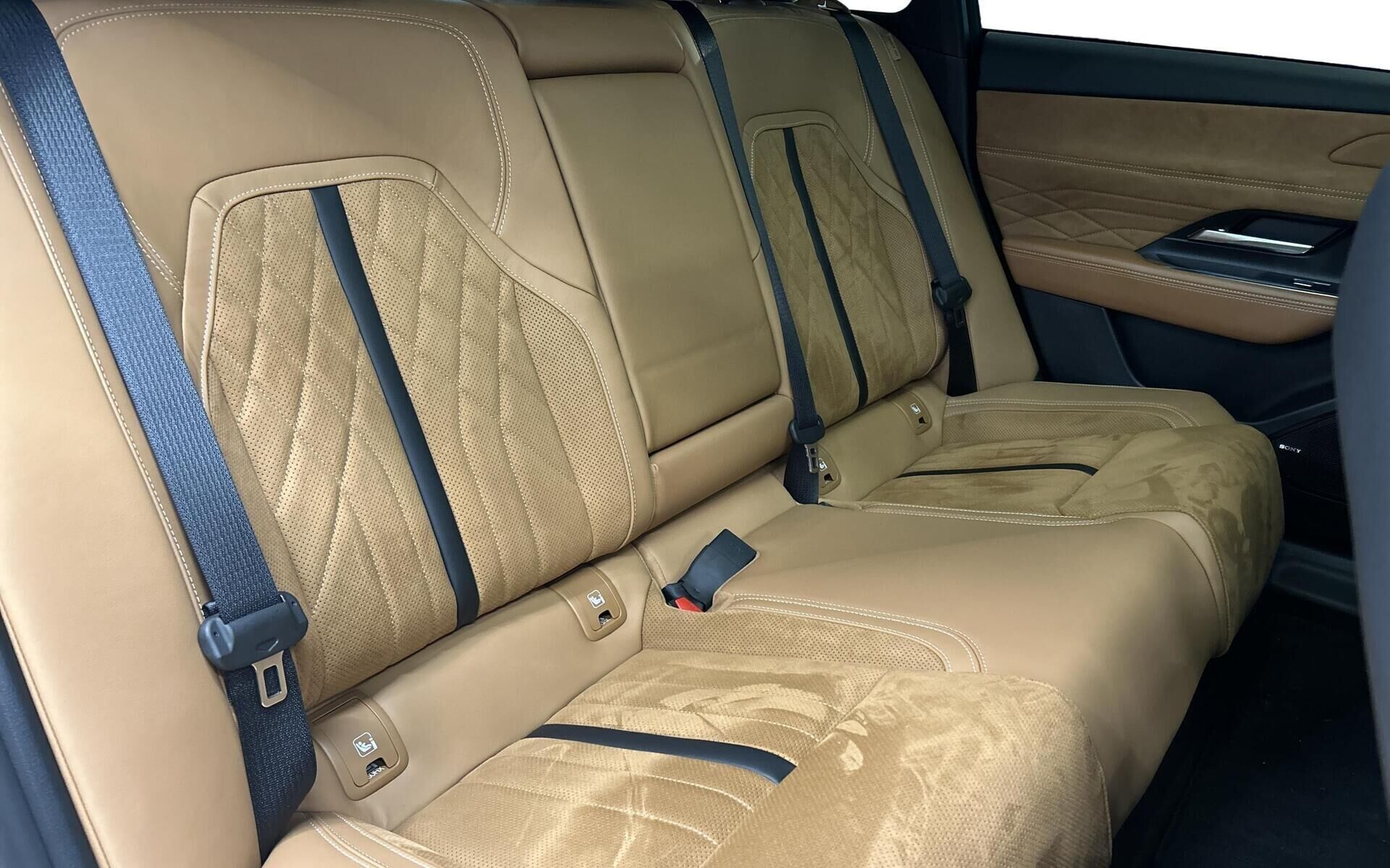 Grå Mazda 6e fra 2025