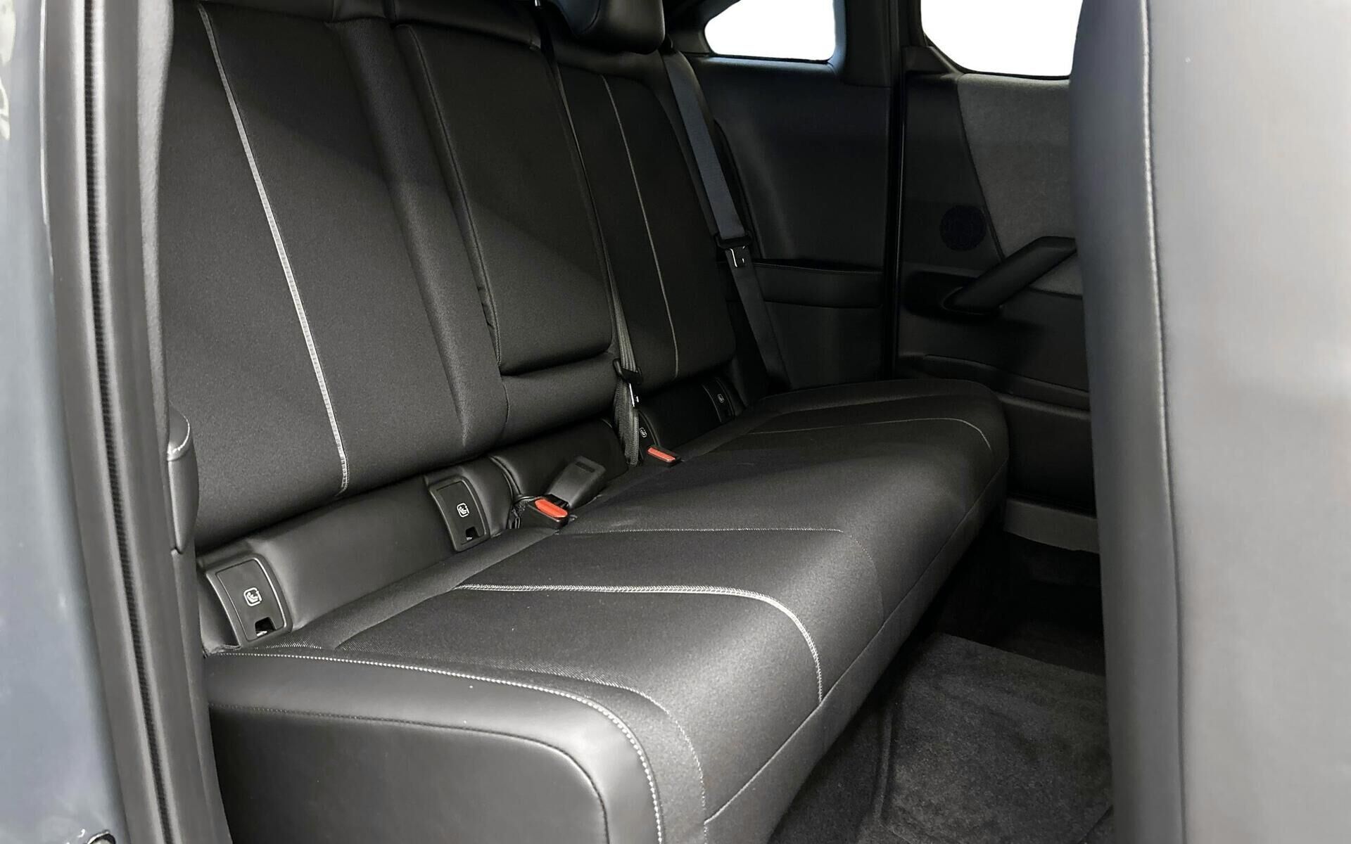 Grå Mazda MX-30 fra 2025