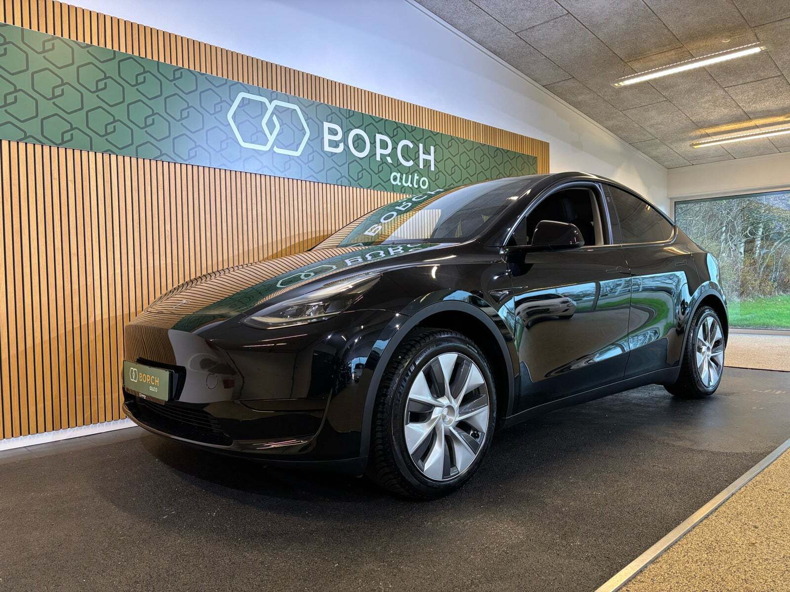 Tesla Model Y RWD