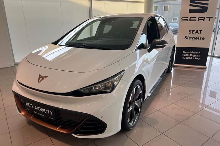 Hvid Cupra Born fra 2023 set udefra