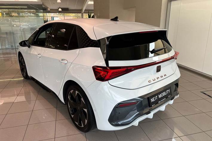 Hvid Cupra Born fra 2023