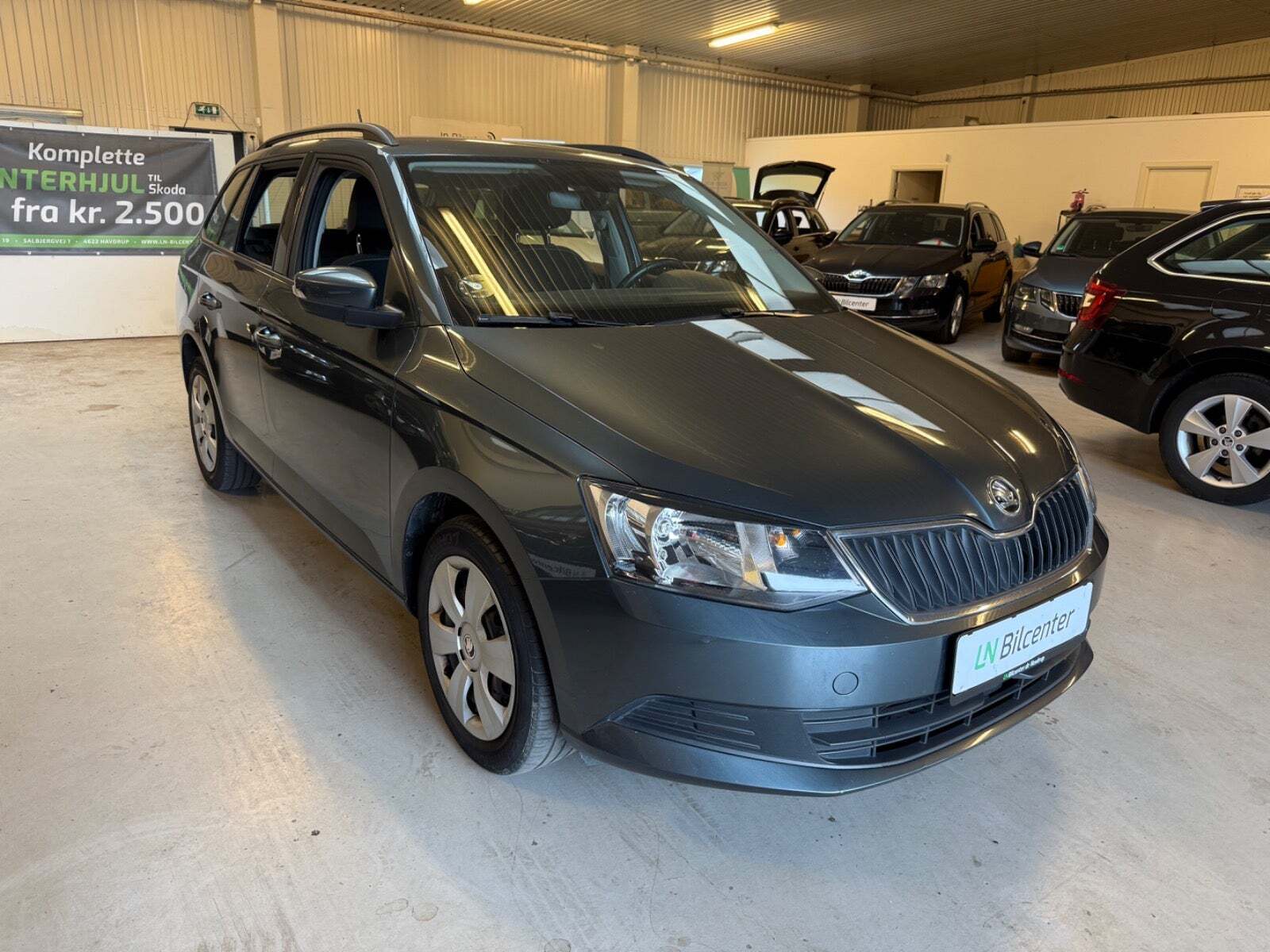 Grå Skoda Fabia fra 2018