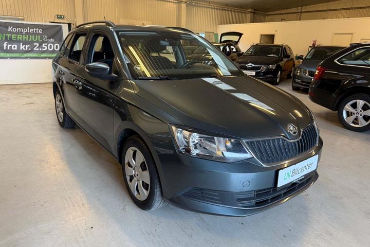 Grå Skoda Fabia fra 2018