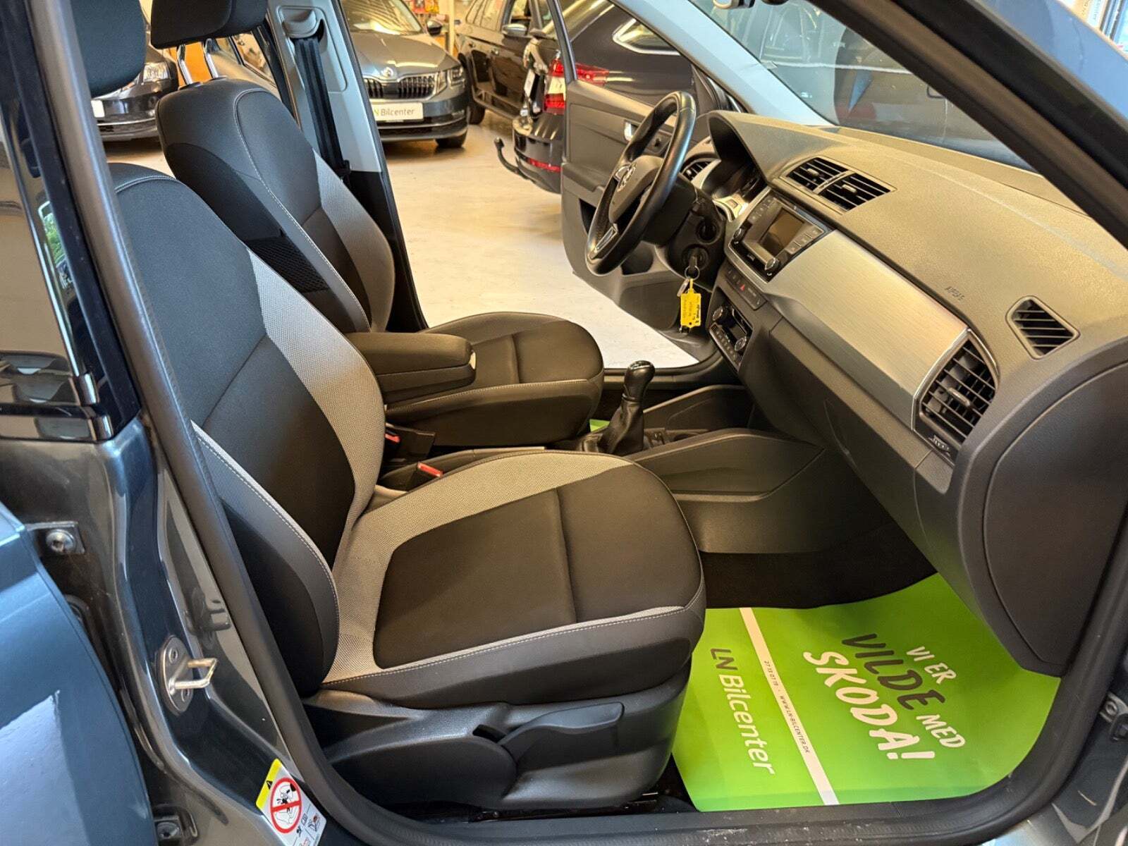 Grå Skoda Fabia fra 2018