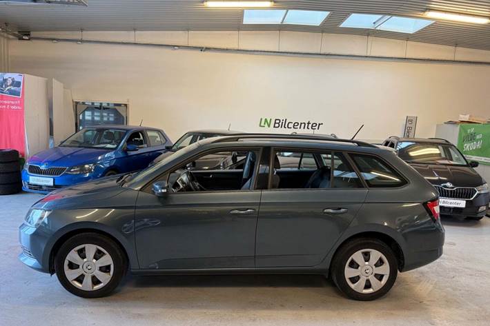 Grå Skoda Fabia fra 2018