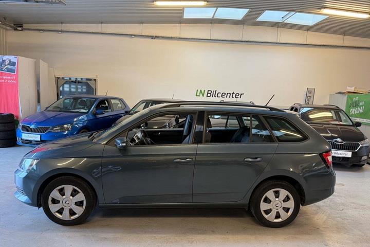 Grå Skoda Fabia fra 2018