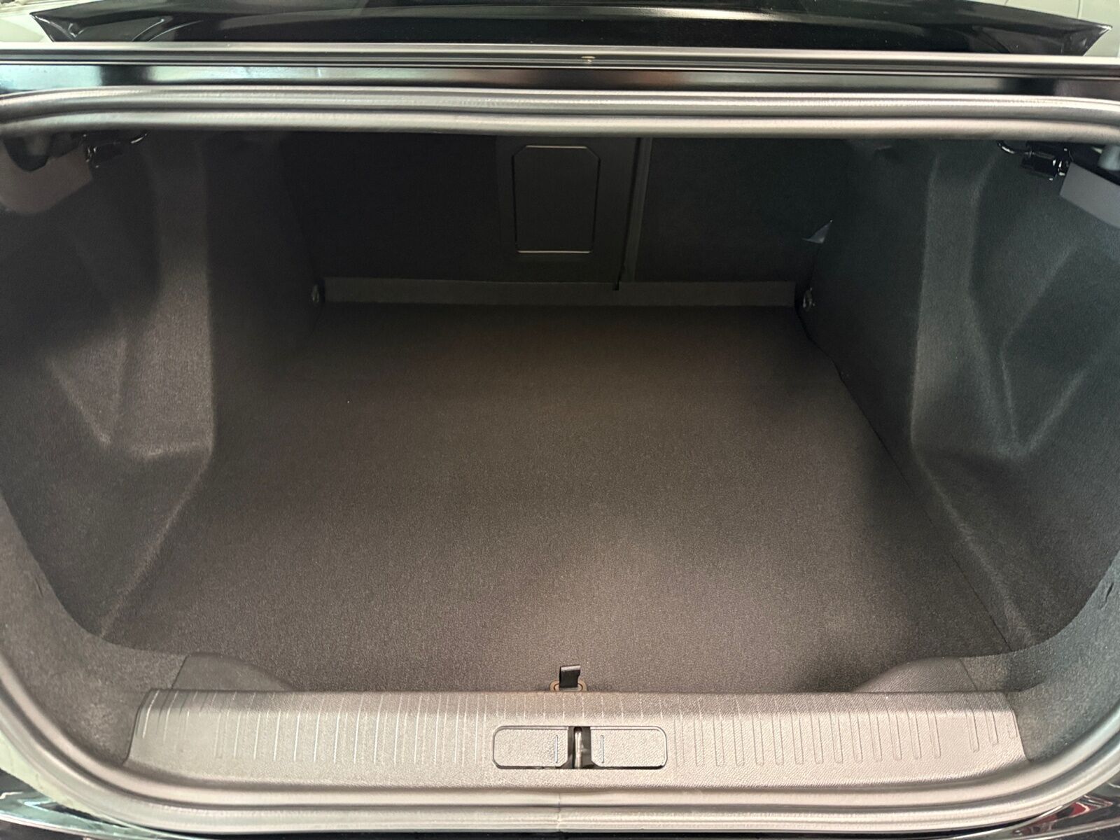 Sort Citroën ë-C4 X fra 2023