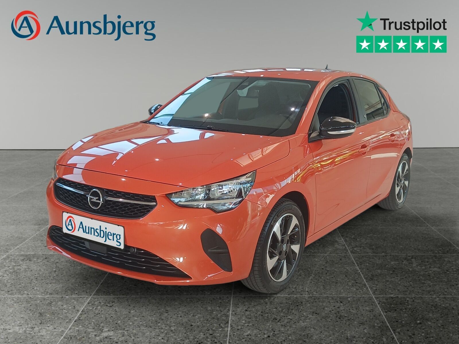Orange Opel Corsa-e fra 2021 set udefra
