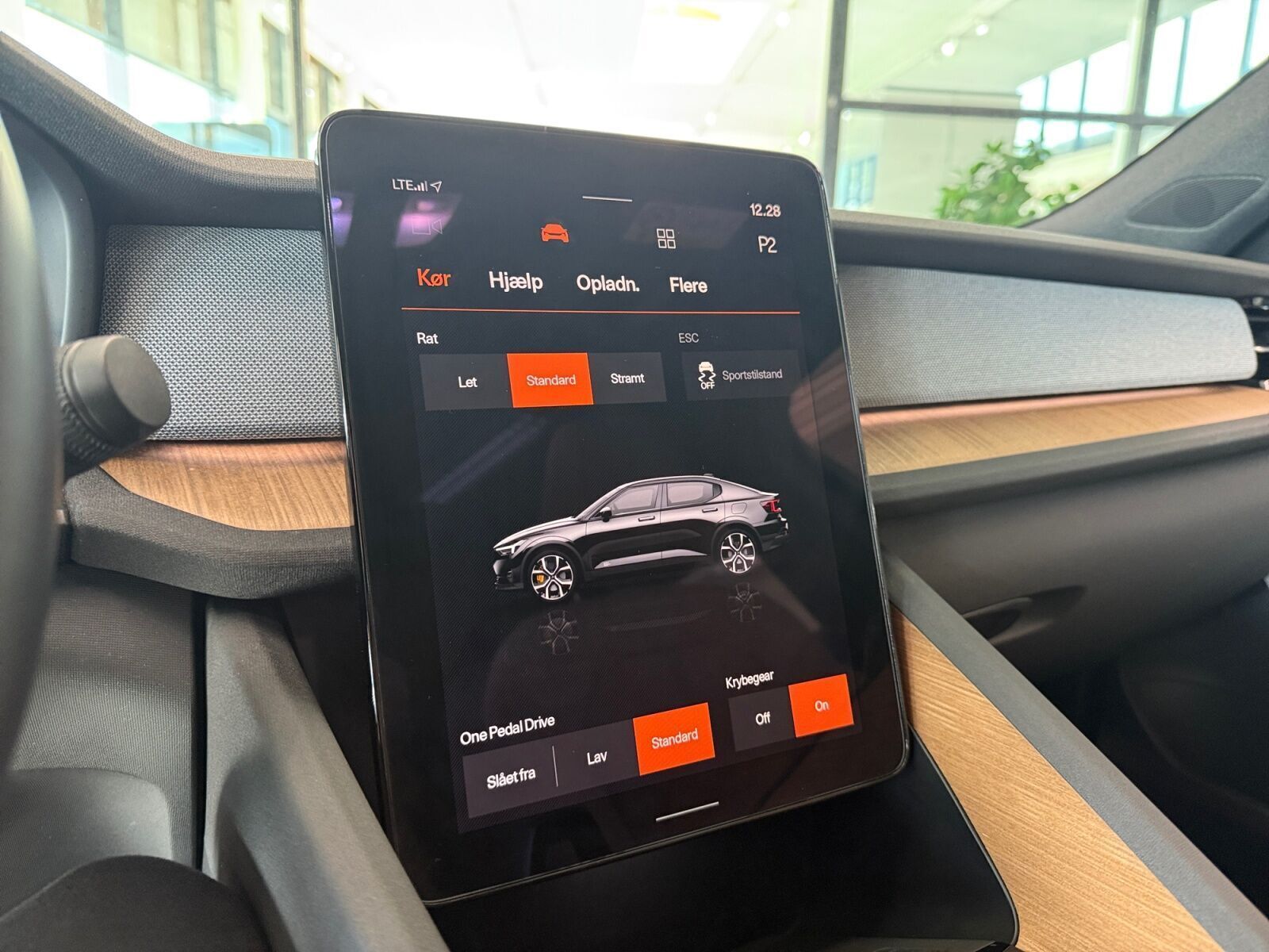 Hvid Polestar 2 fra 2023