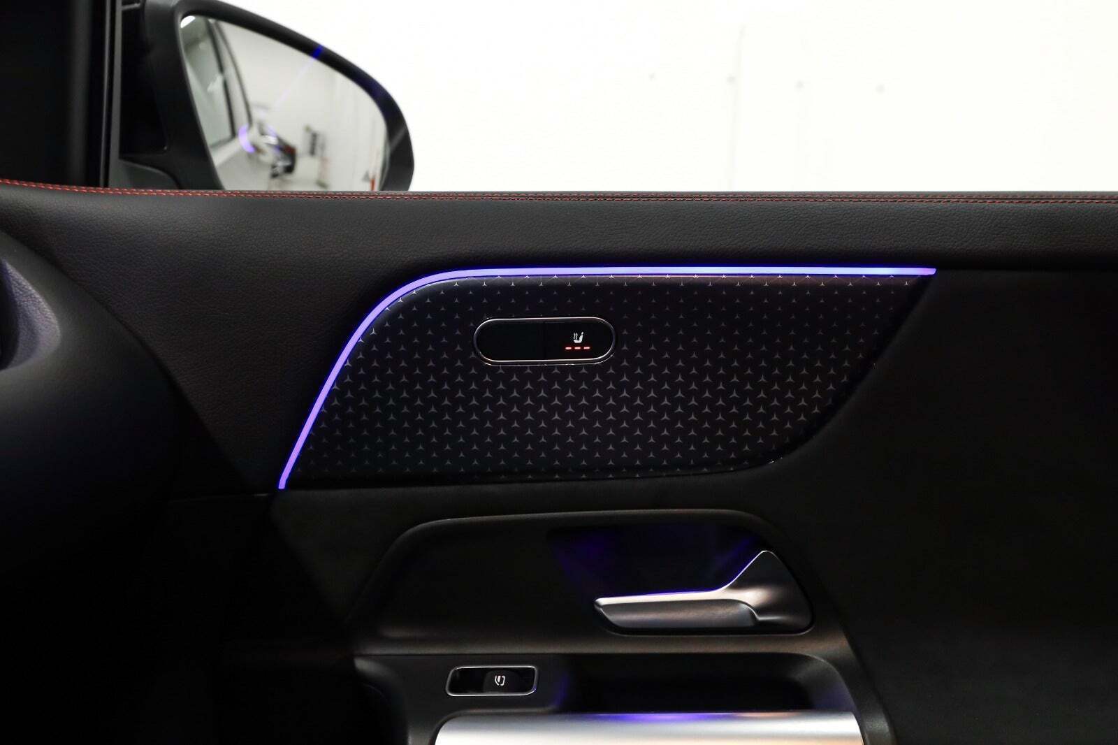 Sort Mercedes EQA350 fra 2025