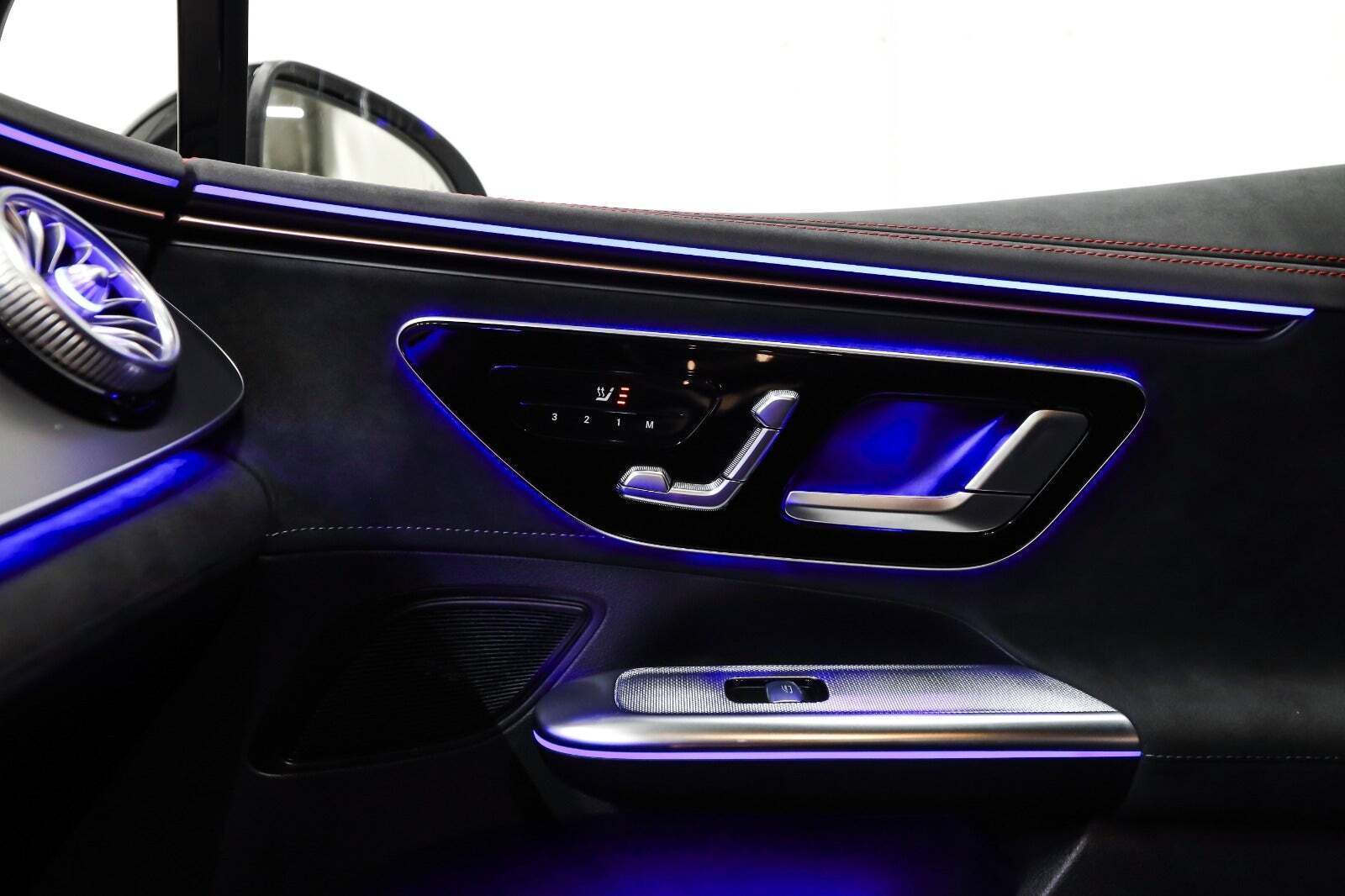 Sølv Mercedes EQE350 fra 2024