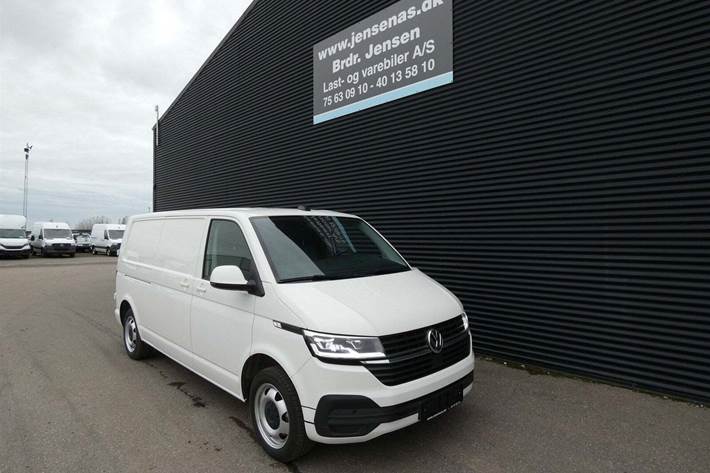 Hvid VW Transporter fra 2021