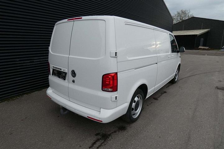 Hvid VW Transporter fra 2021
