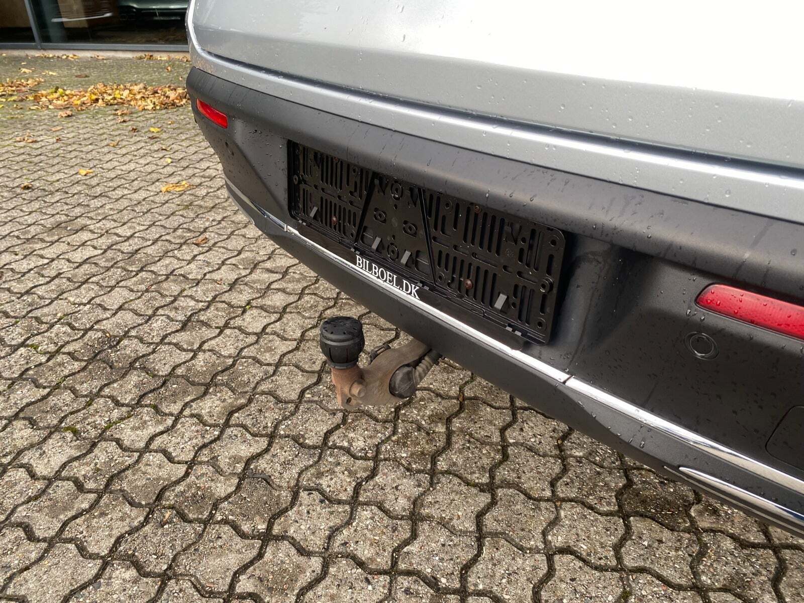 Sølv Mercedes EQC400 fra 2019