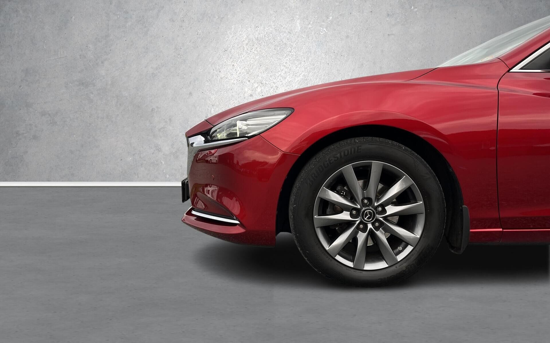 Rød Mazda 6 fra 2019