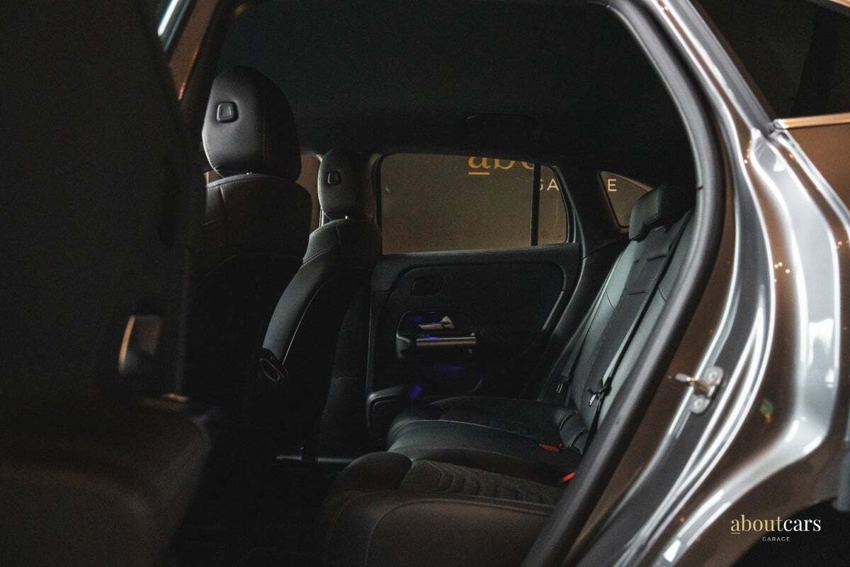 Grå Mercedes EQA250 fra 2023