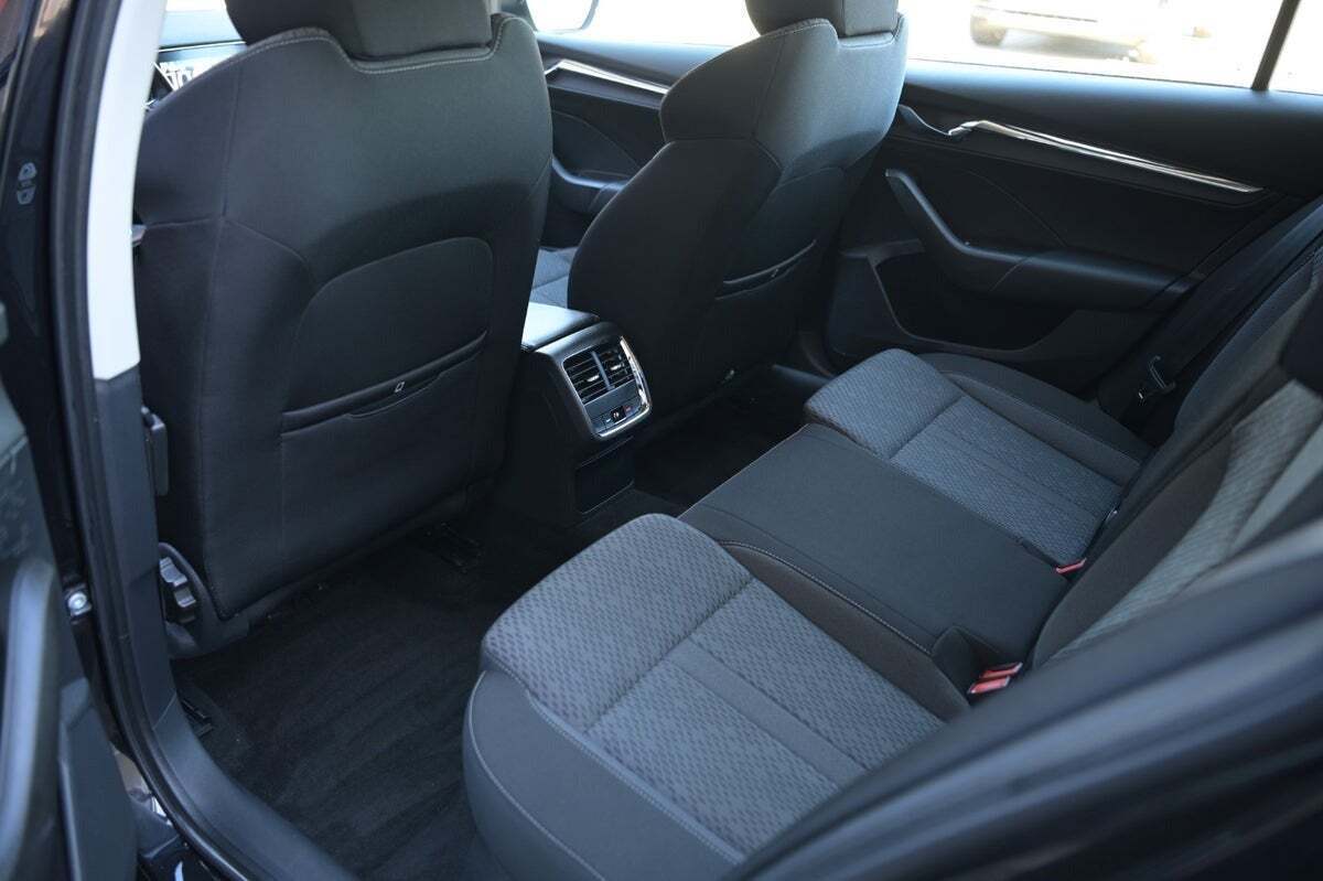Sort Skoda Octavia fra 2021