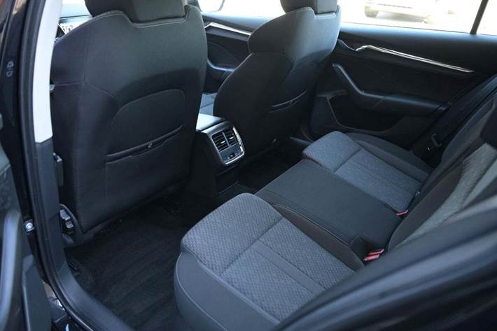 Sort Skoda Octavia fra 2021