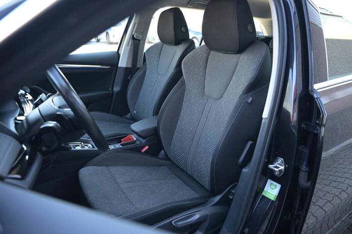 Sort Skoda Octavia fra 2021