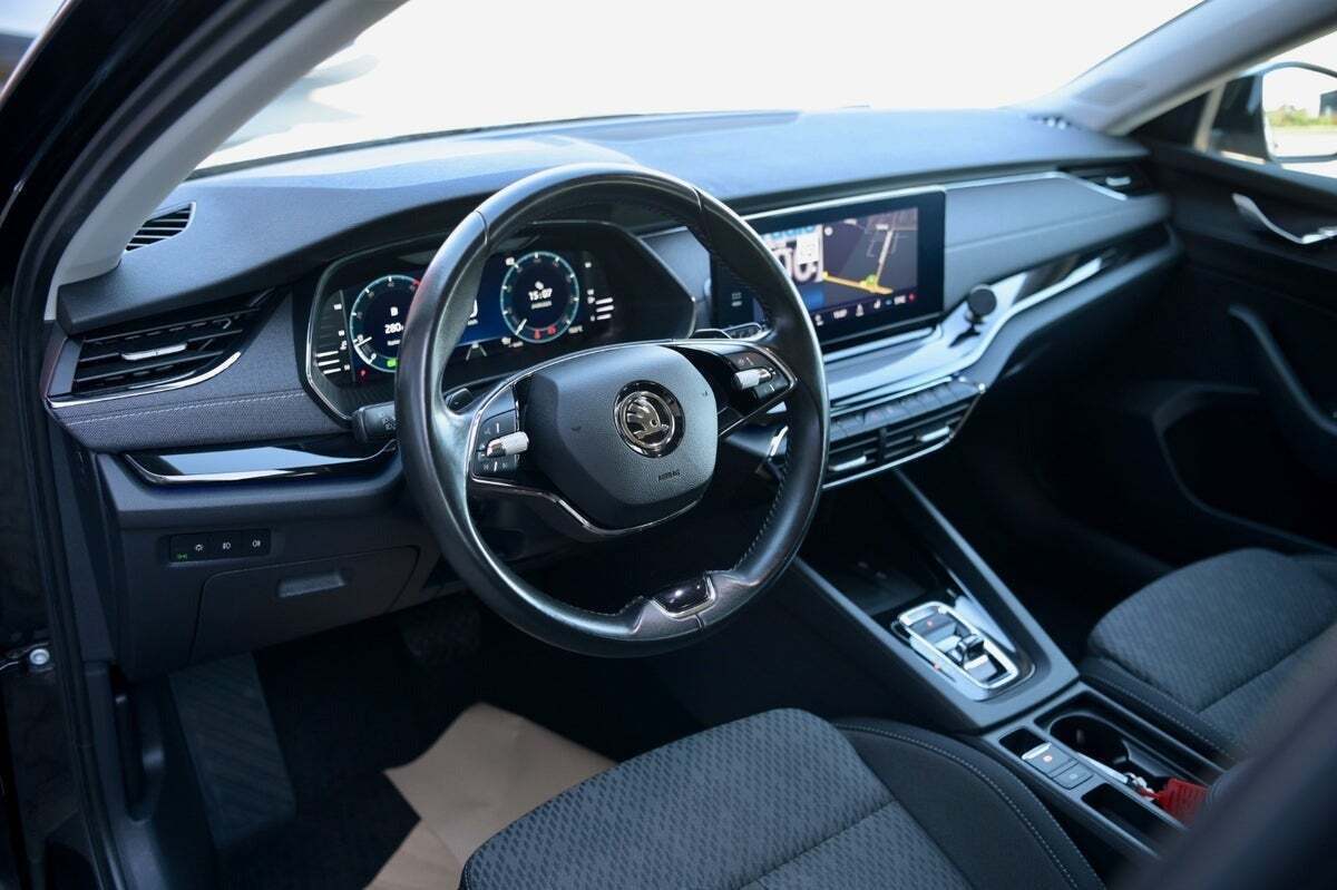 Sort Skoda Octavia fra 2021