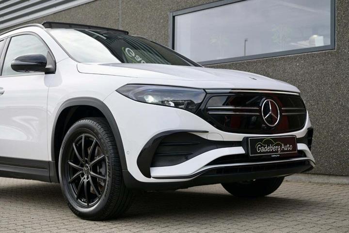Hvid Mercedes EQA250 fra 2023