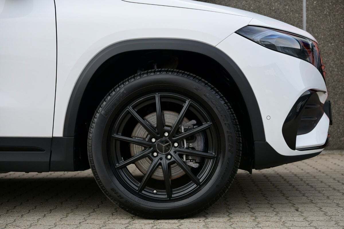 Hvid Mercedes EQA250 fra 2023