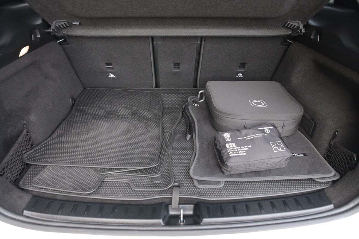 Hvid Mercedes EQA250 fra 2023
