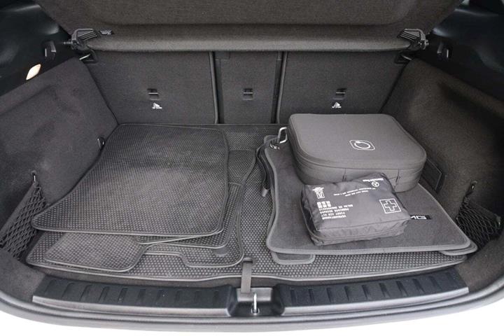 Hvid Mercedes EQA250 fra 2023