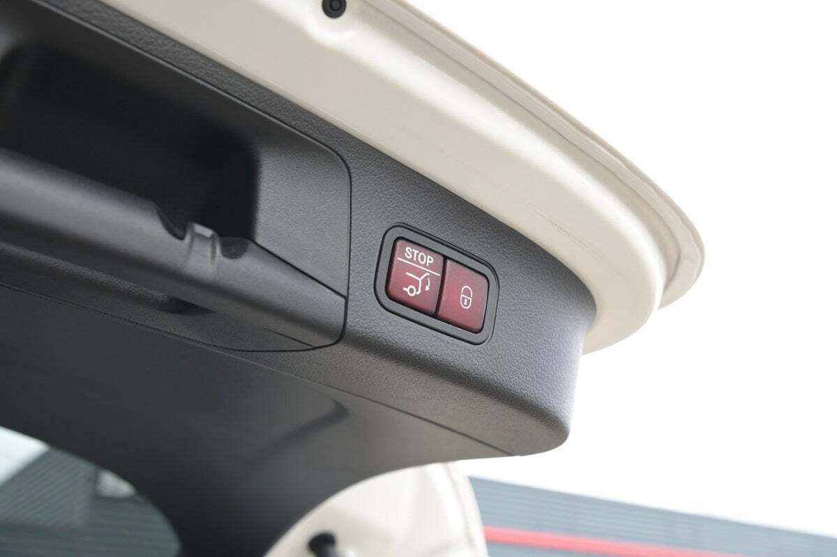 Hvid Mercedes EQA250 fra 2023