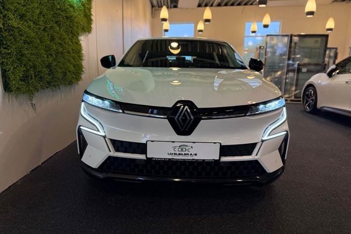 Hvid Renault Megane E-Tech fra 2023