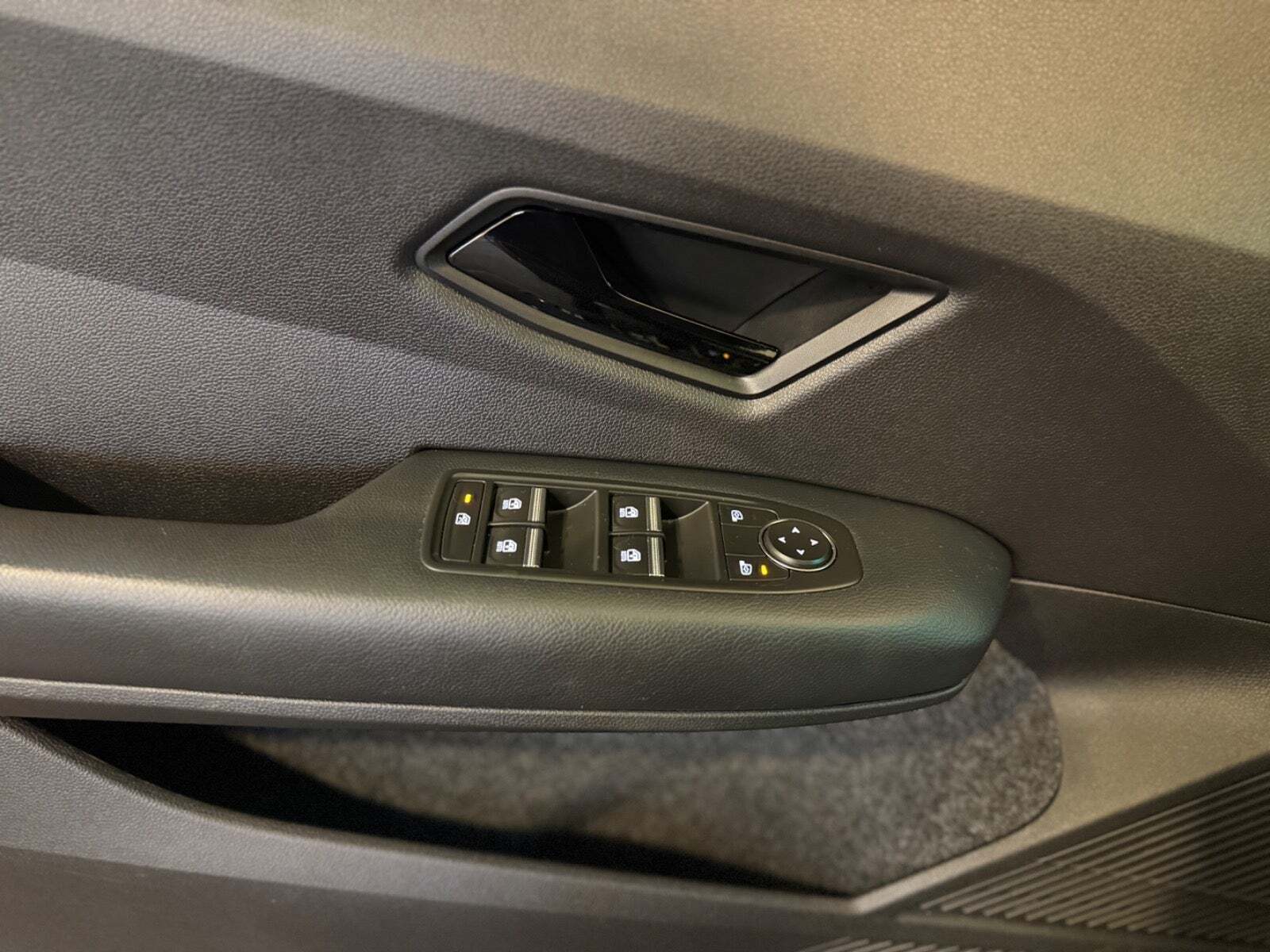 Hvid Renault Megane E-Tech fra 2023