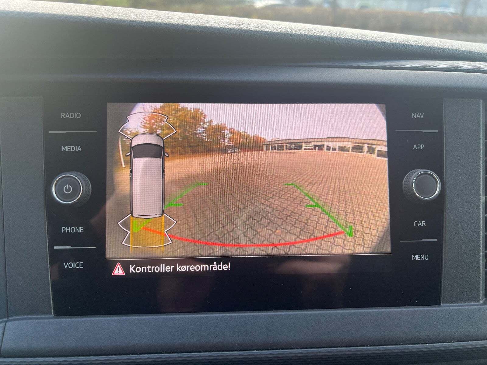 Hvid VW Transporter fra 2024