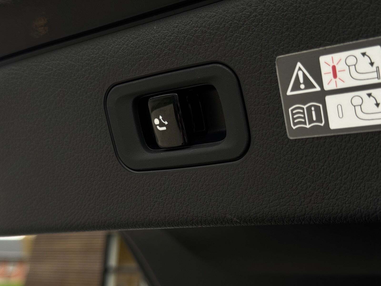 Grå Mercedes EQS450+ fra 2022