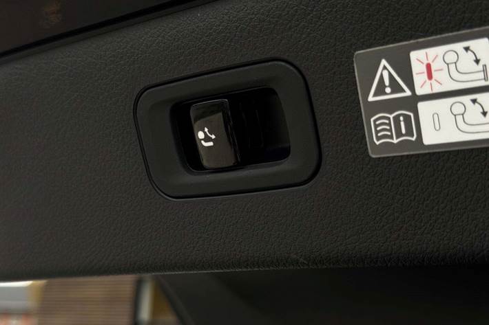 Grå Mercedes EQS450+ fra 2022