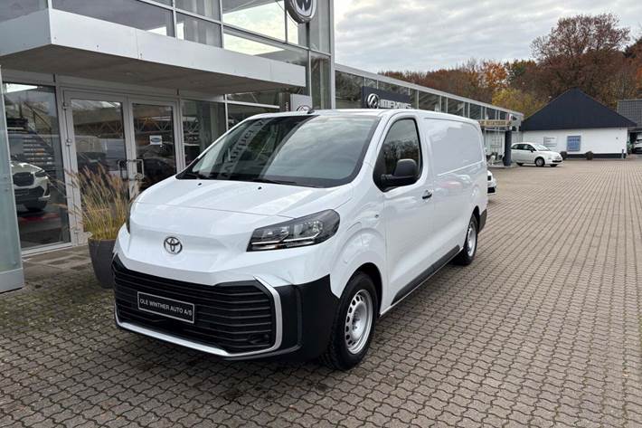 undefined Toyota ProAce fra 2025 set udefra