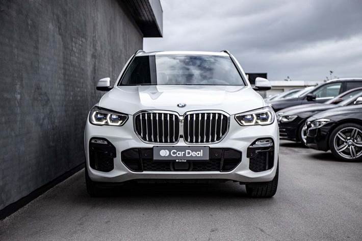 Hvid BMW X5 fra 2019