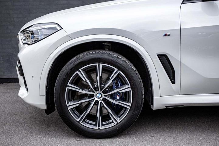 Hvid BMW X5 fra 2019