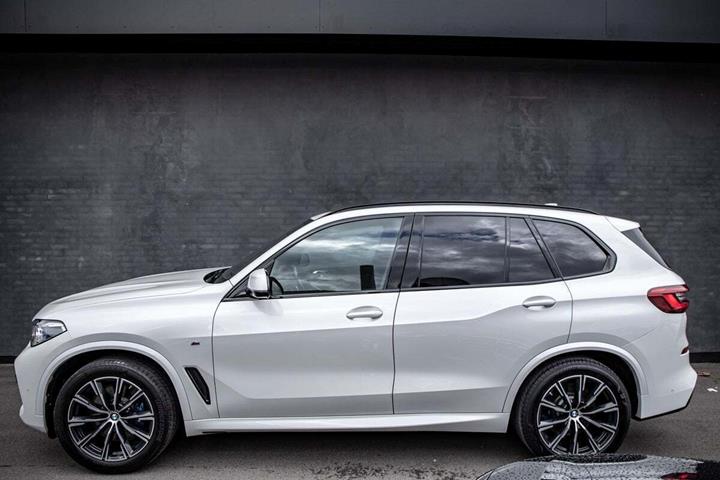 Hvid BMW X5 fra 2019