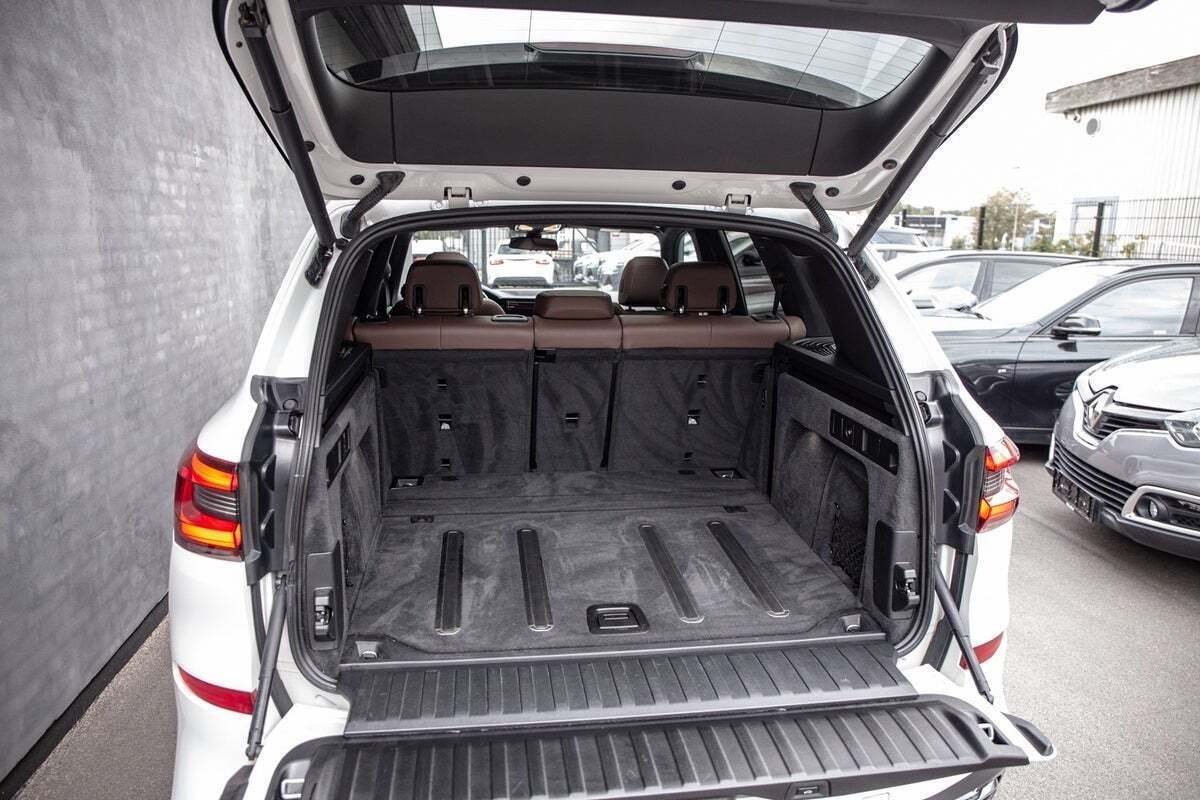 Hvid BMW X5 fra 2019