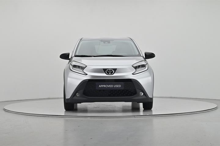 Sølv Toyota Aygo X fra 2023